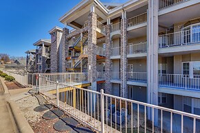 Walk to Branson Strip: Inviting Condo!