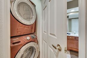 Walk to Branson Strip: Inviting Condo!