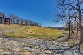 Walk to Branson Strip: Inviting Condo!