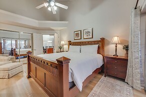 Walk to Branson Strip: Inviting Condo!