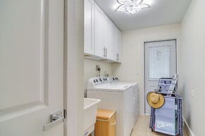 2 Mi to Beach: Home w/ Pool, Grill & More in Largo