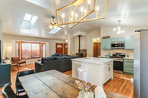 10 Mi to Downtown Flagstaff: Pet-friendly Home