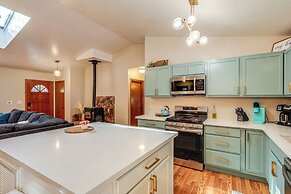 10 Mi to Downtown Flagstaff: Pet-friendly Home