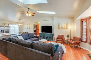 10 Mi to Downtown Flagstaff: Pet-friendly Home