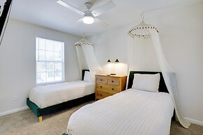 < 1 Mi to Ocean: Spacious Jacksonville Beach Home