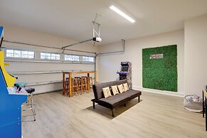 < 1 Mi to Ocean: Spacious Jacksonville Beach Home