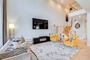 10 Mi to Morristown: Stylish Home w/ Pool Access