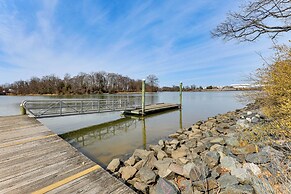 13 Mi to Downtown Baltimore: Quiet Home w/ Porch
