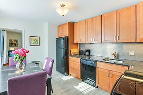 13 Mi to Downtown Baltimore: Quiet Home w/ Porch