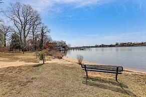 13 Mi to Downtown Baltimore: Quiet Home w/ Porch