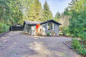 Walk to Lake: Anderson Island Escape w/ Fire Pit