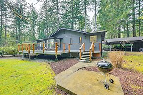 Walk to Lake: Anderson Island Escape w/ Fire Pit