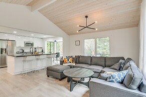 Walk to Lake: Anderson Island Escape w/ Fire Pit