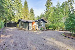 Walk to Lake: Anderson Island Escape w/ Fire Pit