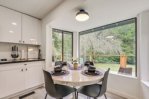 Walk to Lake: Anderson Island Escape w/ Fire Pit