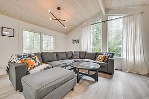 Walk to Lake: Anderson Island Escape w/ Fire Pit