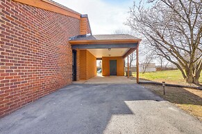 2 Mi to Jmu: Harrisonburg Home w/ Gas Grill