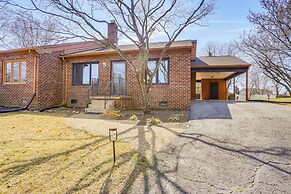 2 Mi to Jmu: Harrisonburg Home w/ Gas Grill
