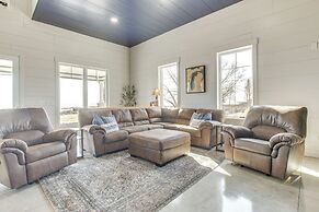 Dock & Panoramic Bay Views: Oconto Retreat!