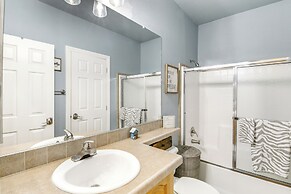 Walk to Colorado River: Needles Gem w/ Pool Access