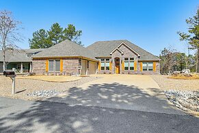Luxe Golf Getaway in Hot Springs Village!