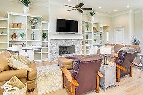 Luxe Golf Getaway in Hot Springs Village!