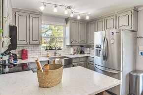 Boat, Fish & Hike: Smithville Home w/ Deck & Yard