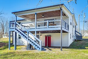 Boat, Fish & Hike: Smithville Home w/ Deck & Yard