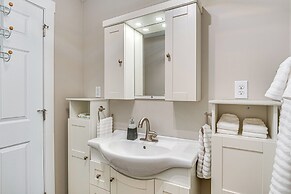 15 Mi to Summit Lake State Park: Updated Apt!
