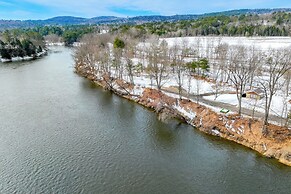 Hike, Fish & Boat: Waterfront Cabin in Ryegate!