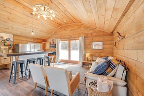 Hike, Fish & Boat: Waterfront Cabin in Ryegate!