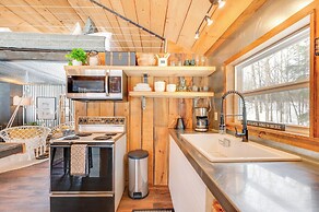 Hike, Fish & Boat: Waterfront Cabin in Ryegate!