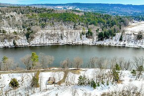 Hike, Fish & Boat: Waterfront Cabin in Ryegate!