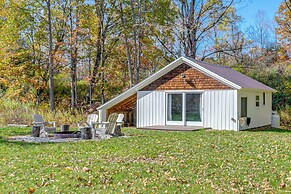 Hike, Fish & Boat: Waterfront Cabin in Ryegate!