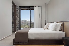 Neromai Cave Luxury Villas