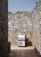 Neromai Cave Luxury Villas