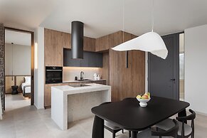 Neromai Cave Luxury Villas