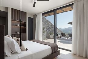 Neromai Cave Luxury Villas