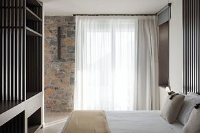 Neromai Cave Luxury Villas