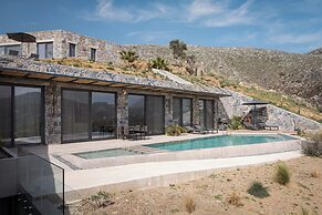 Neromai Cave Luxury Villas