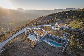 Neromai Cave Luxury Villas