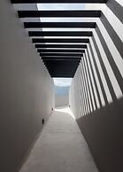 Neromai Cave Luxury Villas