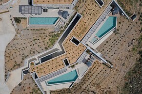 Neromai Cave Luxury Villas