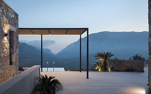 Neromai Cave Luxury Villas