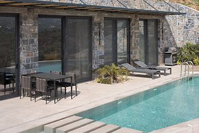 Neromai Cave Luxury Villas