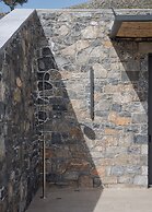 Neromai Cave Luxury Villas