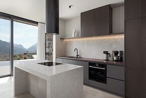 Neromai Cave Luxury Villas