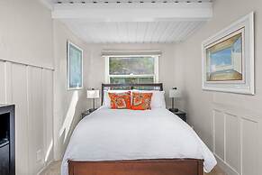 Beachside Bungalow 5 Minute Walk From the Shore