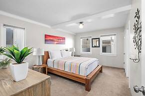 Beachside Bungalow 5 Minute Walk From the Shore