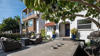 Beachside Bungalow 5 Minute Walk From the Shore